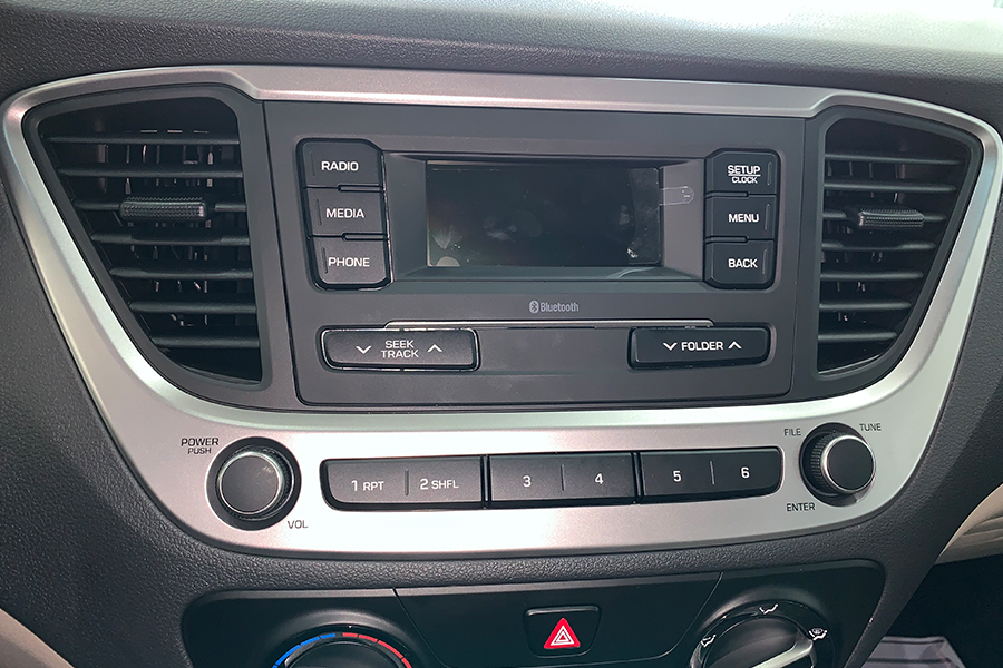 Nội thất Hyundai Accent 1.4 AT Đặc Biệt - Hình 7 Nội thất Hyundai Accent 1.4 AT Đặc Biệt - Hình 7